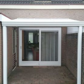 Woning met terrasoverkapping