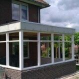 Aanbouw met glas